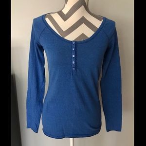 ⬇️$16 Aerie Long Sleeve T-shirt with Buttons